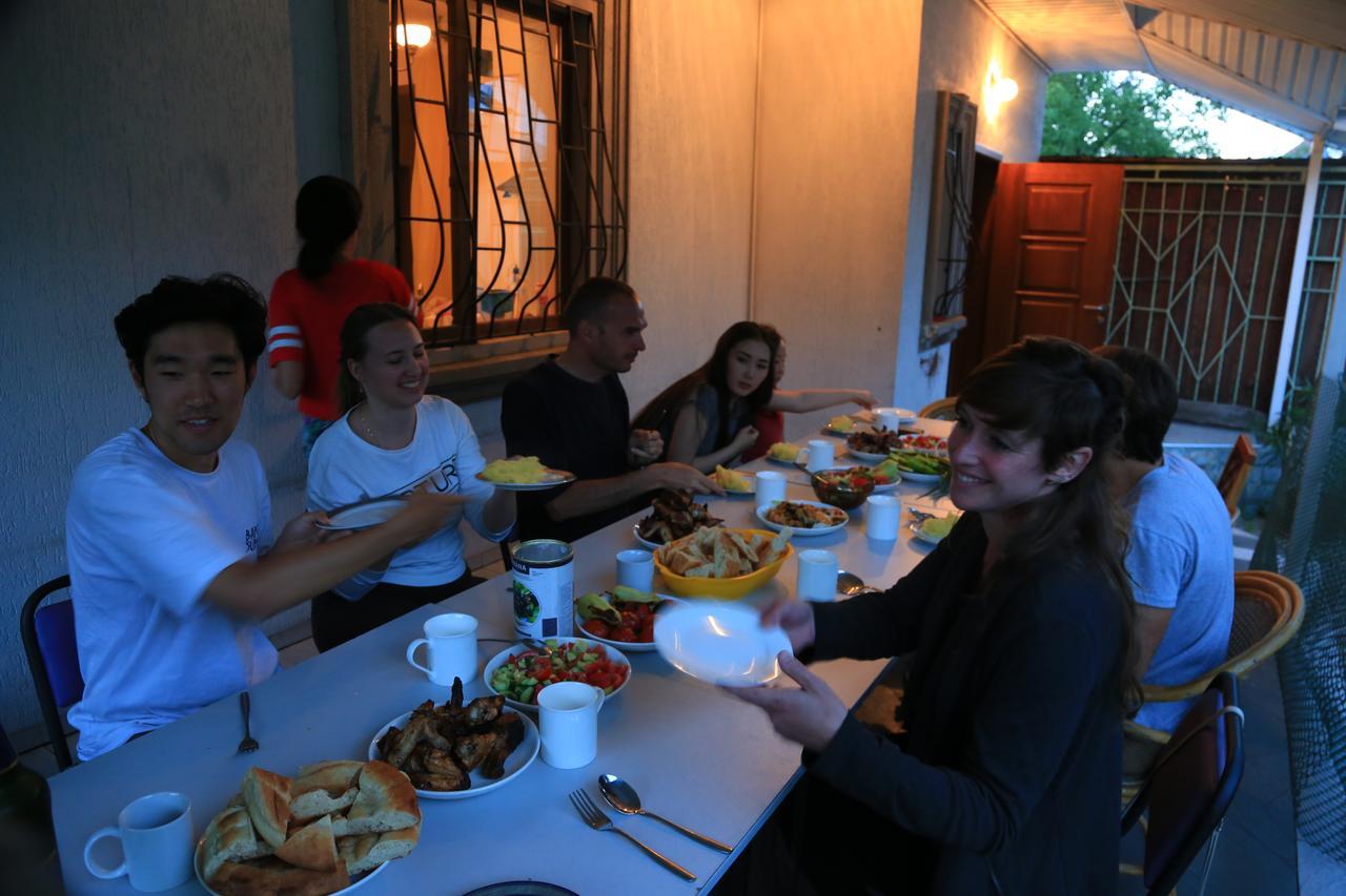 "European" Backpackers Hostel In Ałma Ata Zewnętrze zdjęcie
