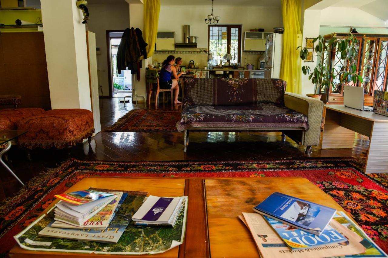 "European" Backpackers Hostel In Ałma Ata Zewnętrze zdjęcie